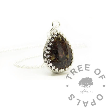 Crown Teardrop Blood Necklace