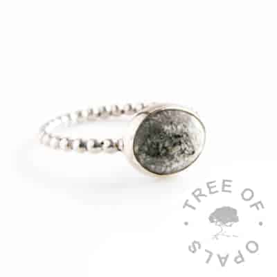 Cremation ash ring with classic natural coloured ash