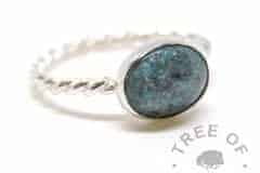 Cremation ash ring on twisted band with Aegean blue shimmer and cerulean blue glitter pro bono ashes memorial keepsake