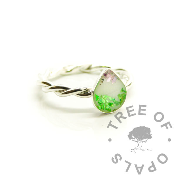breastmilk teardrop ring sparkles, apple green and violet silver holographic flakes on a twisted band. 8x6mm teardrop handmade breastmilk ring, breastfeeding keepsake with glitter. Sparkly Teardrop Breastmilk Ring Tutorial